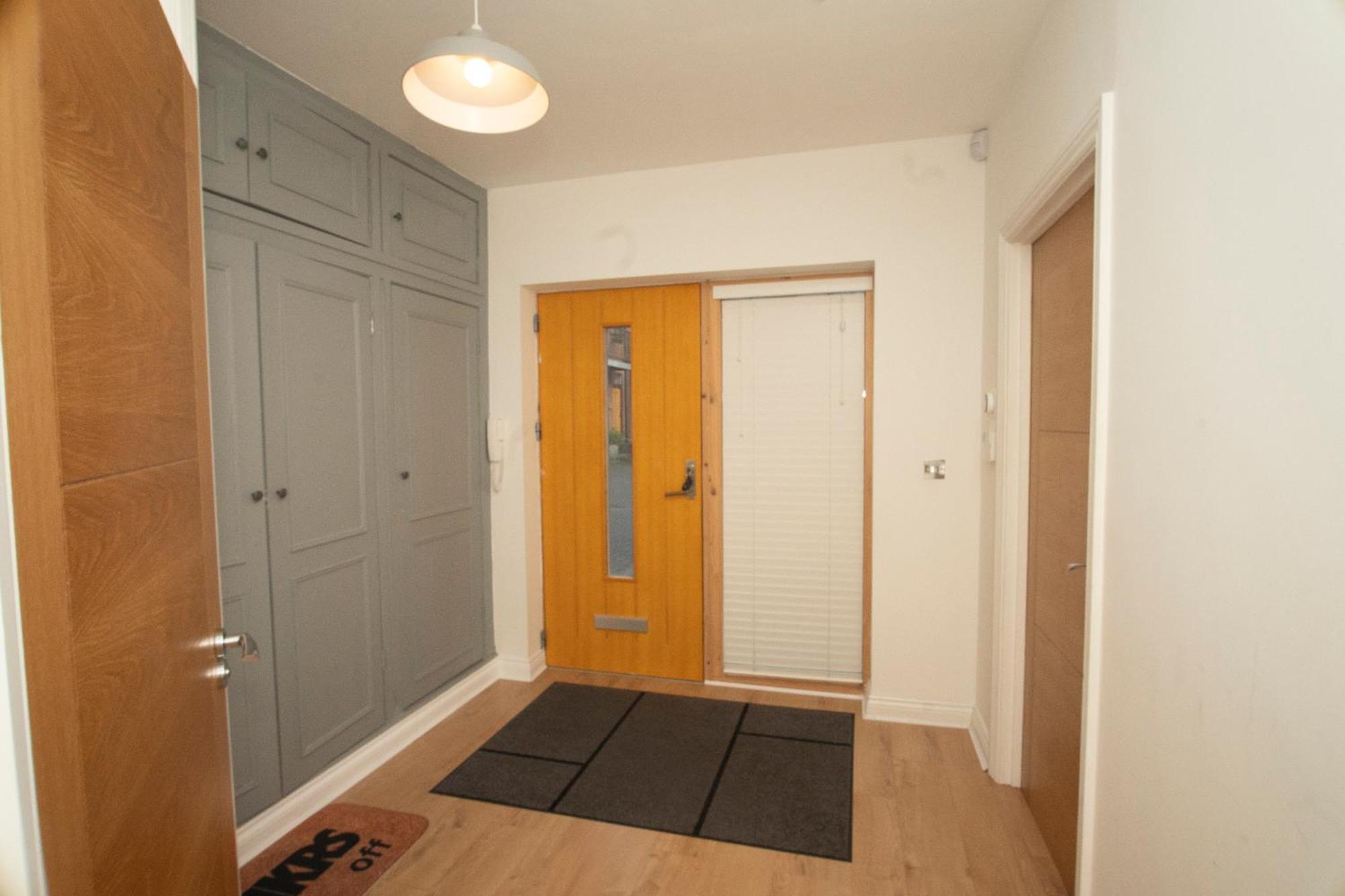 Spacious 4Br 4Ba Gated Townhouse With Balconies, Central Jq Birmingham Exterior photo