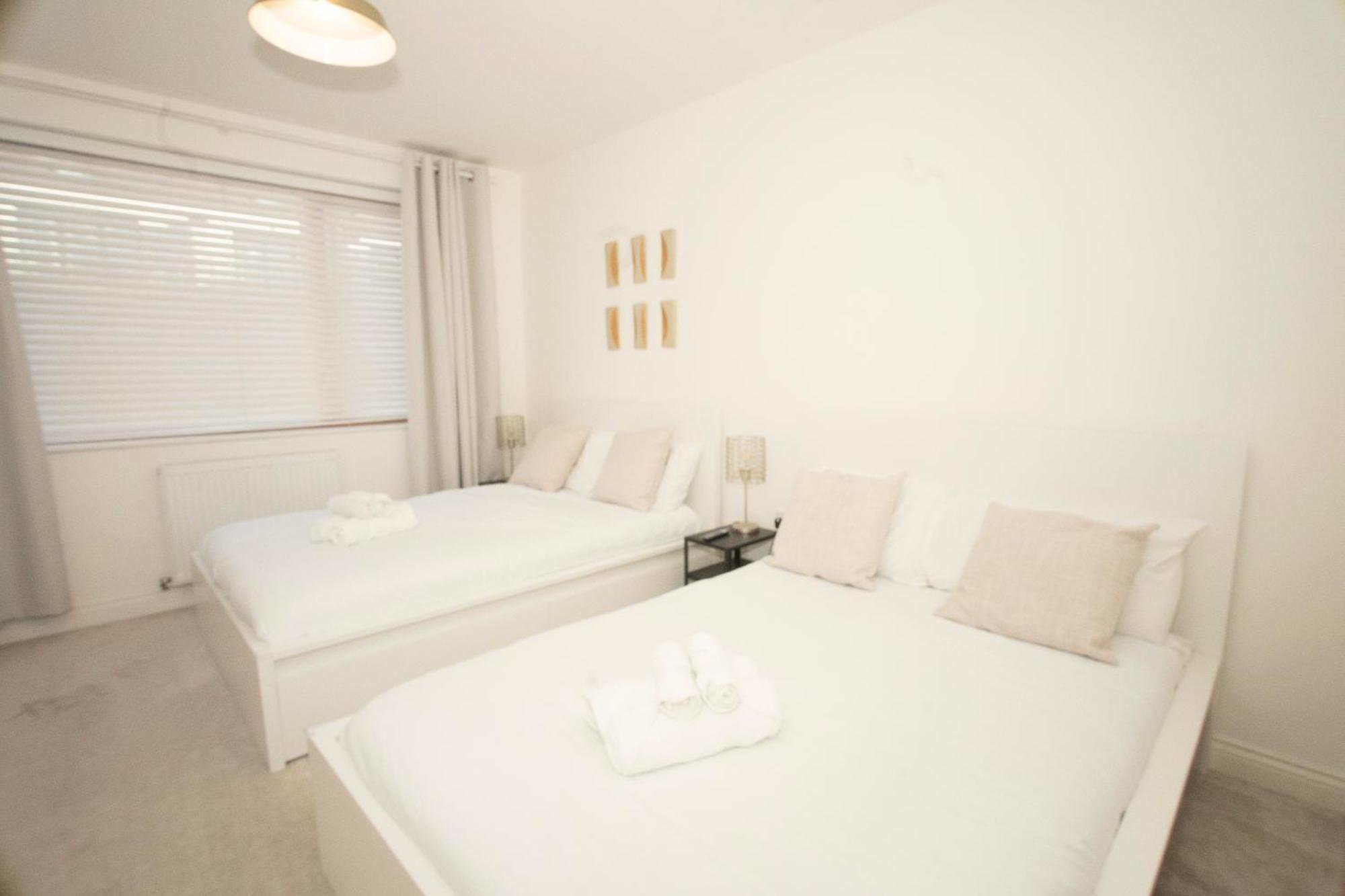 Spacious 4Br 4Ba Gated Townhouse With Balconies, Central Jq Birmingham Exterior photo