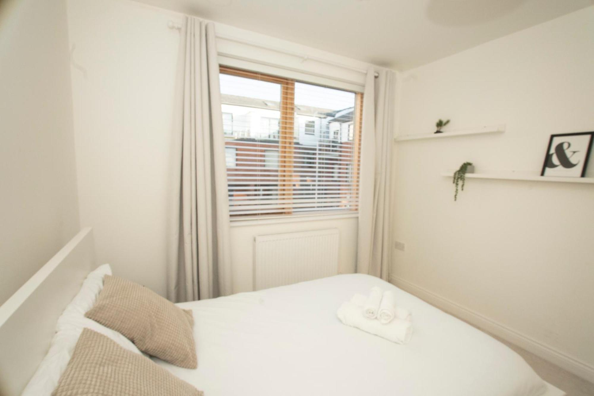 Spacious 4Br 4Ba Gated Townhouse With Balconies, Central Jq Birmingham Exterior photo